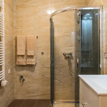 Koba 公寓 乌斯特龙